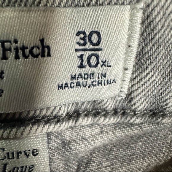Abercrombie & Fitch Women’s 90’s Straight Ultra High Rise Jeans. Size 10 XLONG - Picture 8 of 10